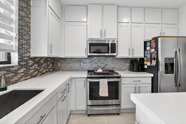 Aqua Bella, 4458 E Aqua Bella Ln, Dania Beach, Florida 33312, image 2