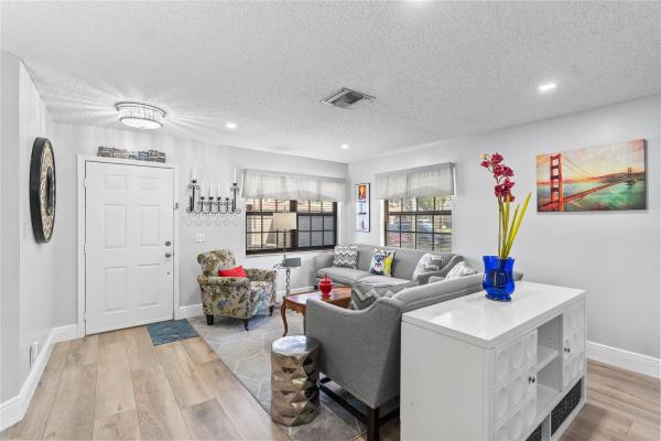 9129 N Vineyard Lake Dr #9129, Plantation, Florida 33324, image 1