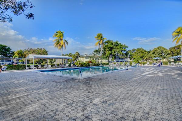 Lucaya Village, 2302 Lucaya Ln #E3, Coconut Creek, Florida 33066, image 1