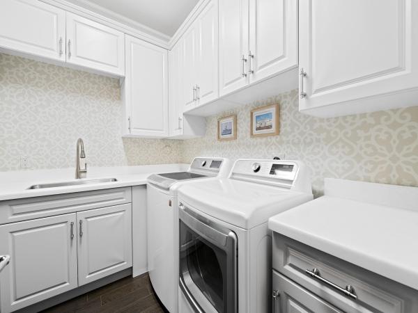 Lighthouse Point Residential, 2319 NE 28th St, Lighthouse Point, Florida 33064, image 3