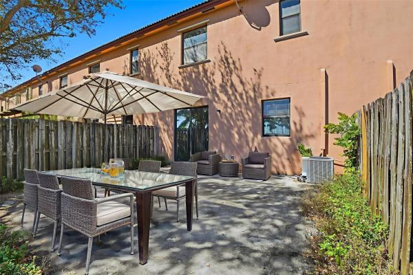 Chateau At The Vineyards, 457 SE 37th Pl, Homestead, Florida 33033, image 3
