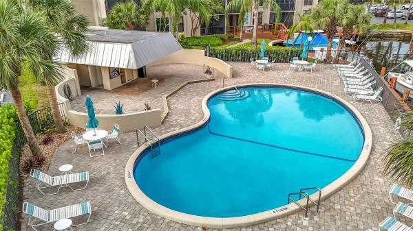 Boca Bayou, 13 Royal Palm Way #1010, Boca Raton, Florida 33432, image 2