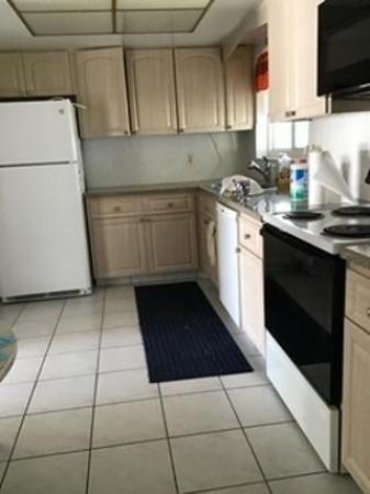 Leisureville, 3000 NW 1st Dr, Pompano Beach, Florida 33064, image 1