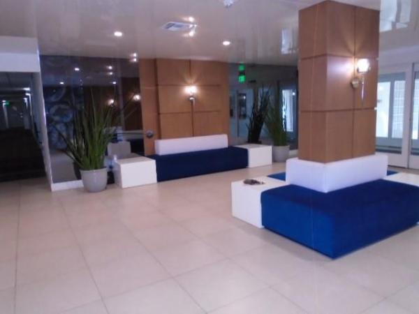 Drake Tower, 1800 N Andrews Ave #4B, Fort Lauderdale, Florida 33311, image 1