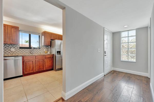 Racquet Club At Bonaventure, 334 Lakeview Dr #204, Weston, Florida 33326, image 3