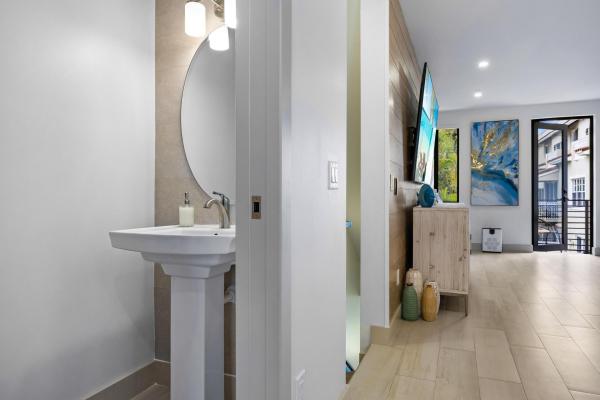 428 SE 12th Ct, Fort Lauderdale, Florida 33316, image 1