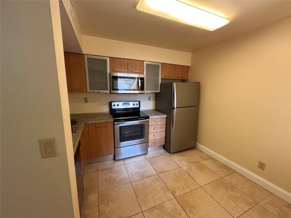 The Colonnades, 729 NW 91st Ter, Plantation, Florida 33324, image 2