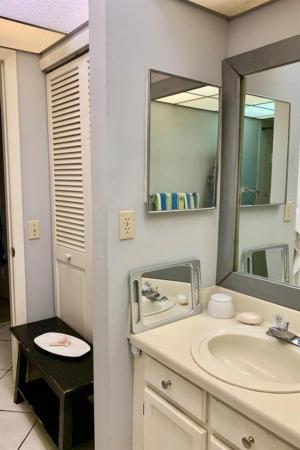 Hidden Woods Of Deer Creek, 195 Deer Creek Blvd #805, Deerfield Beach, Florida 33442, image 3