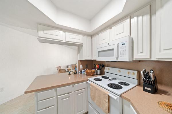 Las Vistas At Doral, 8225 Lake Dr #205, Doral, Florida 33166, image 3