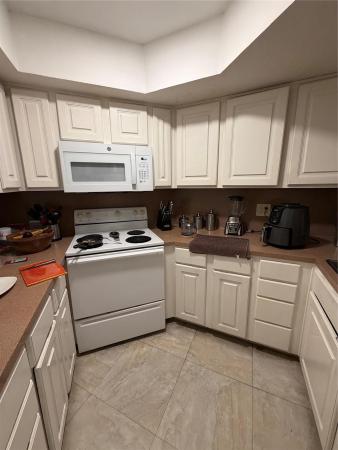 Las Vistas At Doral, 8225 Lake Dr #205, Doral, Florida 33166, image 2