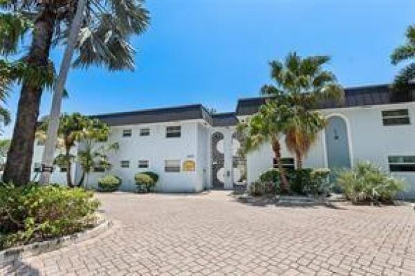 Wisteria Court, 1470 N Dixie Hwy #1, Fort Lauderdale, Florida 33304, image 3