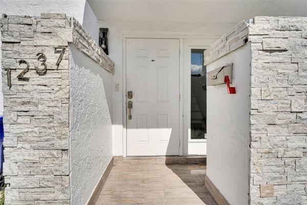 Tam O'Shanter Villas, 1237 Seaview, North Lauderdale, Florida 33068, image 2