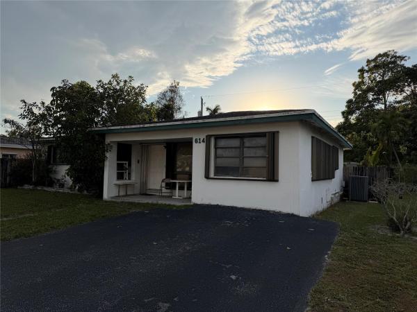 Orangebrook Golf Estates, 614 N 32nd Ct, Hollywood, Florida 33021, image 1