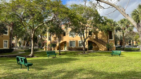 St Andrews At Nob Hill, 7950 N Nob Hill Rd #203, Tamarac, Florida 33321, image 2