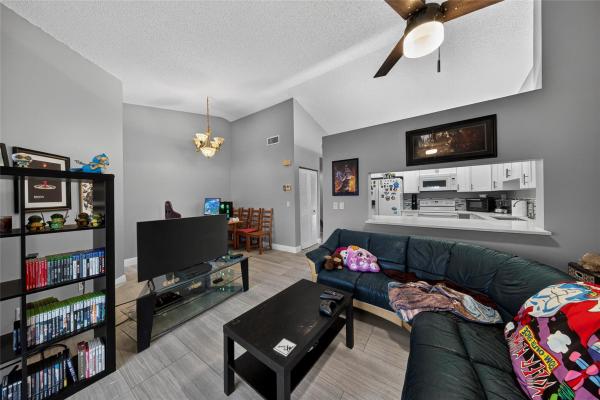 Lincoln Square, 204 Lincoln Ct, Deerfield Beach, Florida 33442, image 3