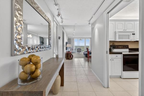 Oaks Lane At Palm-Aire, 575 Oaks Ln #1002, Pompano Beach, Florida 33069, image 3