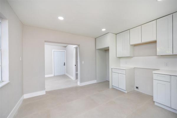 1161 NW 105th Ter, Unincorporated Dade County, Florida 33150, image 1