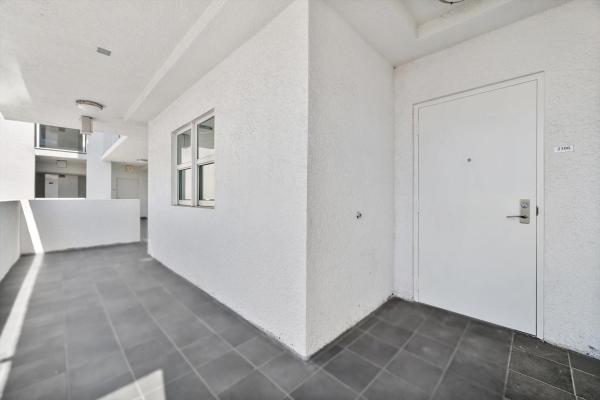 One Fifty One At Biscayne, 15051 Royal Oaks Ln #2101, North Miami, Florida 33181, image 3