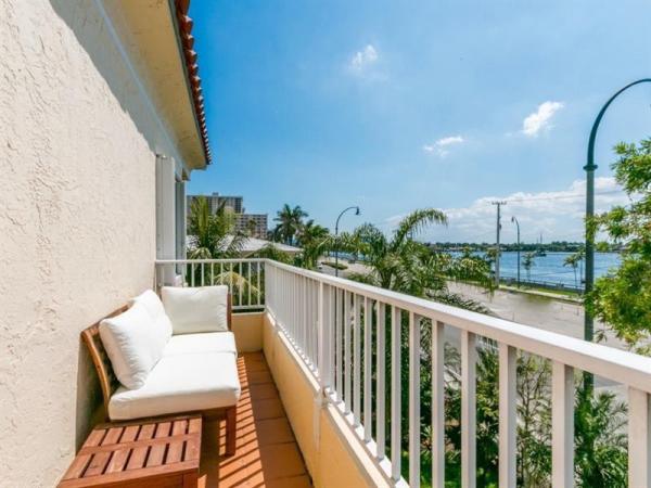 Virginia Beach Resort, 355 Virginia St, Hollywood, Florida 33019, image 2