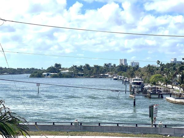 Virginia Beach Resort, 355 Virginia St, Hollywood, Florida 33019, image 1