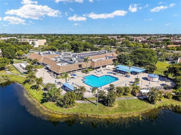 Sunrise Lakes 3, 9721 Sunrise Lakes Blvd #305, Sunrise, Florida 33322, image 2