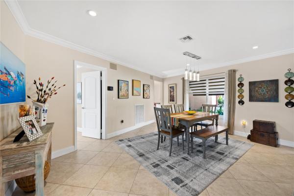 Edgewater Estates, 1500 NE 24th St, Wilton Manors, Florida 33305, image 1