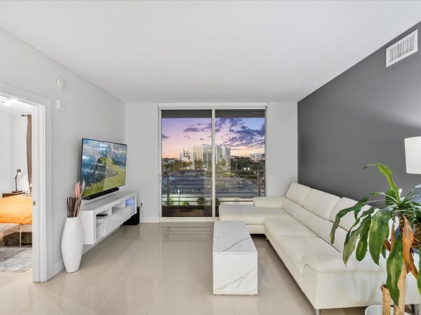 Venture At Aventura East, 18800 NE 29th Ave #704, Aventura, Florida 33180, image 2