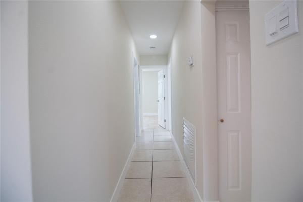 Fleetwood Manor, 6540 Garfield St, Hollywood, Florida 33024, image 3