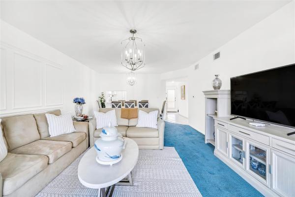 Lakes Of Carriage Hills, 4975 E Sabal Palm Blvd #408, Tamarac, Florida 33319, image 3