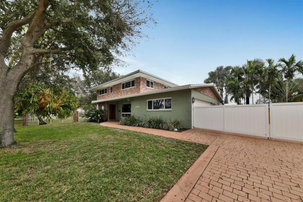 Cypress Point, 2780 SE 5th Ct, Pompano Beach, Florida 33062, image 2