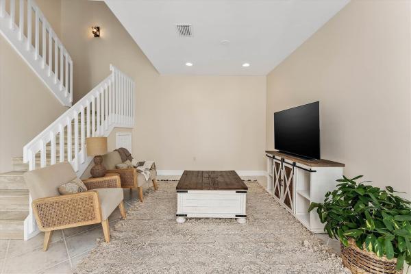 West Lake Village, 1135 Buttonwood Ln, Hollywood, Florida 33019, image 1