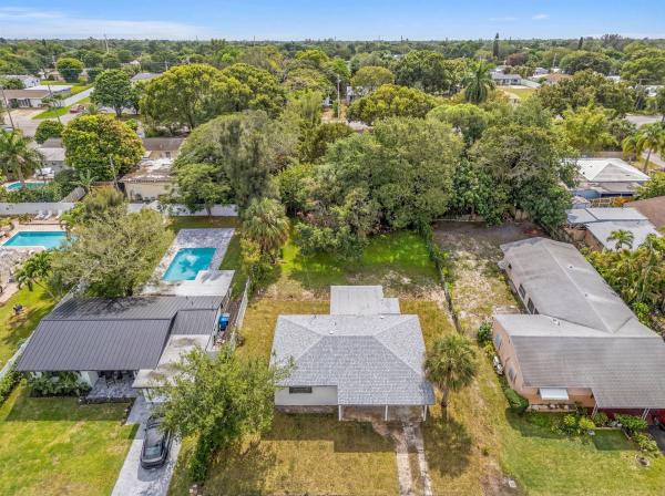South Corals, 1398 NE 37th St, Oakland Park, Florida 33334, image 2
