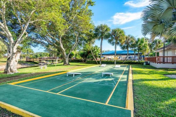 Lakeside Of Banyan Springs, 10118 Mangrove Dr #104, Boynton Beach, Florida 33437, image 2