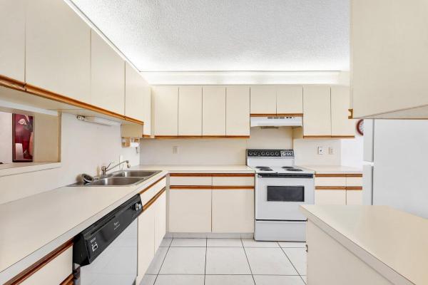 Lakeside Of Banyan Springs, 10118 Mangrove Dr #104, Boynton Beach, Florida 33437, image 1