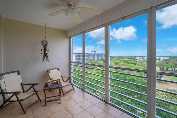 Oaks Lane At Palm-Aire, 605 Oaks Dr #907, Pompano Beach, Florida 33069, image 1