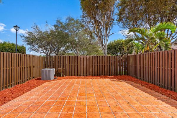 Valencia Townhomes, 10045 SW 137th Ct, The Hammocks, Florida 33186, image 1