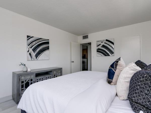 Horizon House, 2555 NE 11th St #PH-1, Fort Lauderdale, Florida 33304, image 2