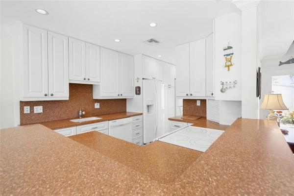 17 Middlesex Dr, Wilton Manors, Florida 33305, image 1