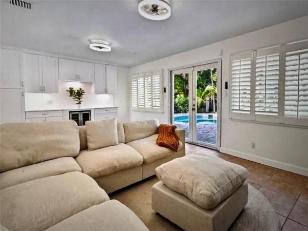 Coral Point, 2101 NE 25th St, Wilton Manors, Florida 33305, image 1