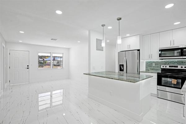 Coral Manor, 1437 SW 1st Ave, Deerfield Beach, Florida 33441, image 2