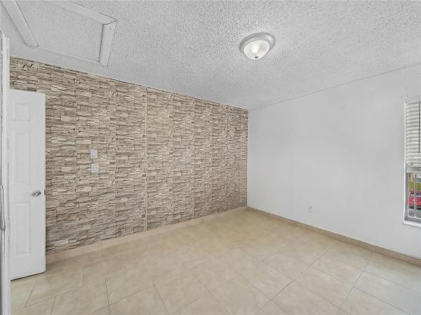 Karanda Village 1, 3413 Cocoplum Cir #3407, Coconut Creek, Florida 33063, image 2