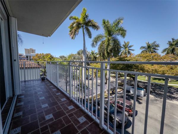 Keystone Gardens, 2430 NE 135th St #302, North Miami, Florida 33181, image 3