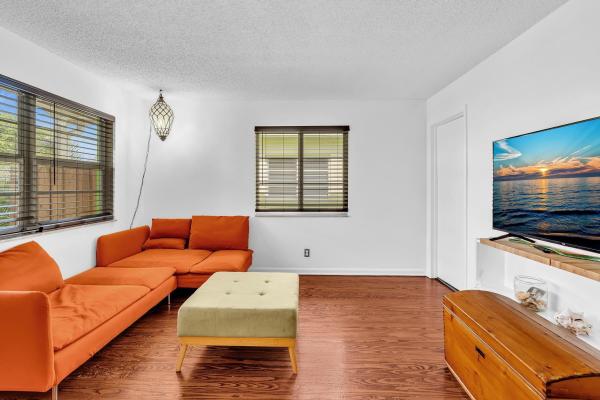 Lake Worth Town, 408 N J St, Lake Worth Beach, Florida 33460, image 1