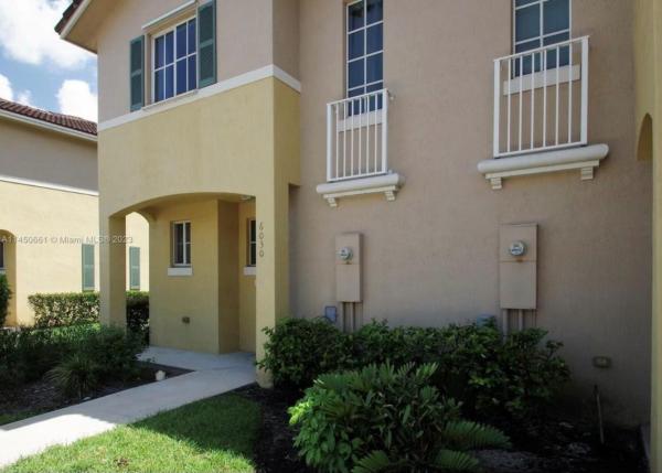 San Remo Townhomes, 6030 SW 19th Pl, North Lauderdale, Florida 33068, image 3