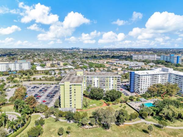 Hillcrest, 4400 Hillcrest Dr #605A, Hollywood, Florida 33021, image 2