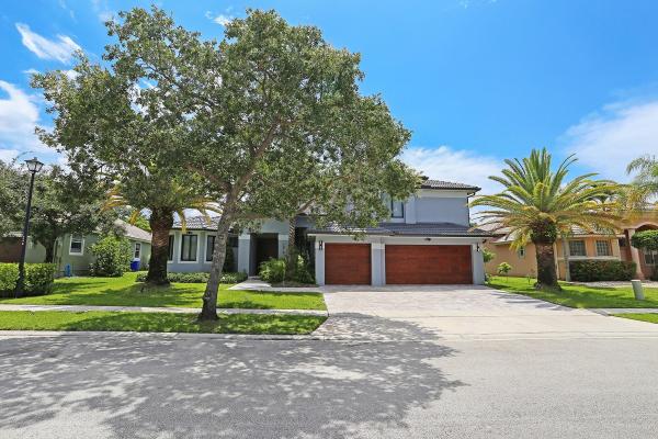 Serenity Bay, 1828 NW 140th Ter, Pembroke Pines, Florida 33028, image 2