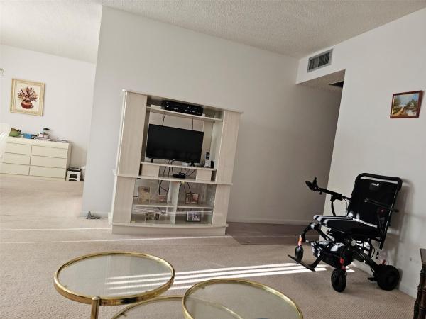 Lyndhurst, 4015 Lyndhurst I, Deerfield Beach, Florida 33442, image 2