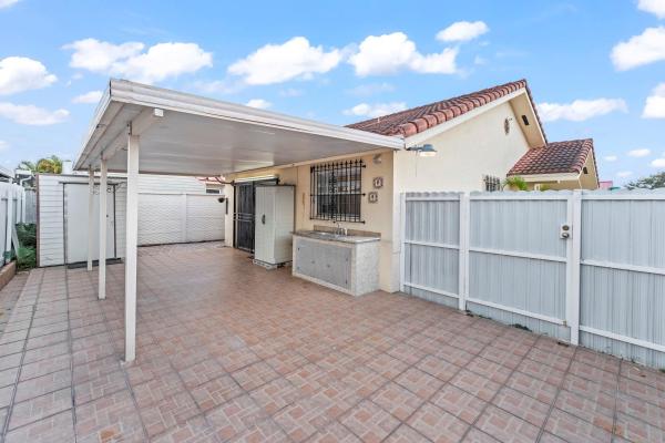 Alameda Jardins, 2597 W 73rd Pl, Hialeah, Florida 33016, image 1