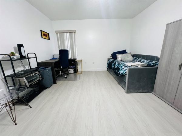 Emerald Hills, 4040 N Hills Dr #7, Hollywood, Florida 33021, image 3