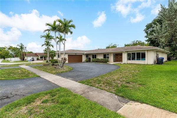 Emerald Hills, 4000 N 41st Ct, Hollywood, Florida 33021, image 1